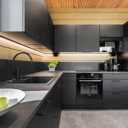 Levin Lyhty Bettina B4 By Hilla *