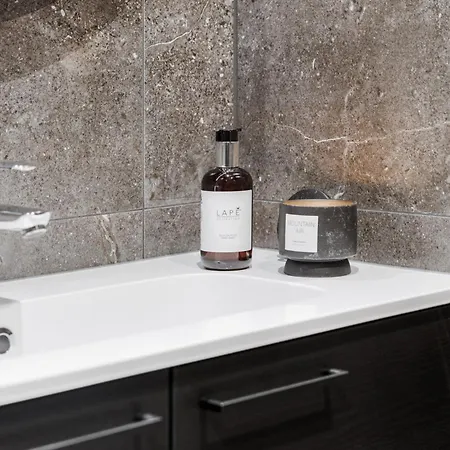 Levin Lyhty Bettina B4 By Hilla * Levi