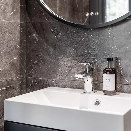 Levin Lyhty Bettina B4 By Hilla * Levi