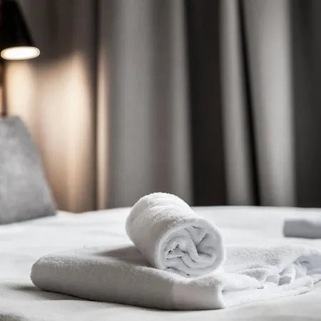 Levin Lyhty Bettina B4 By Hilla * Levi