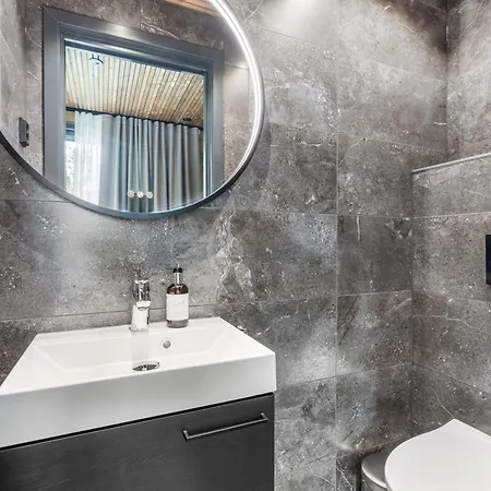 Levin Lyhty Bettina B4 By Hilla Levi