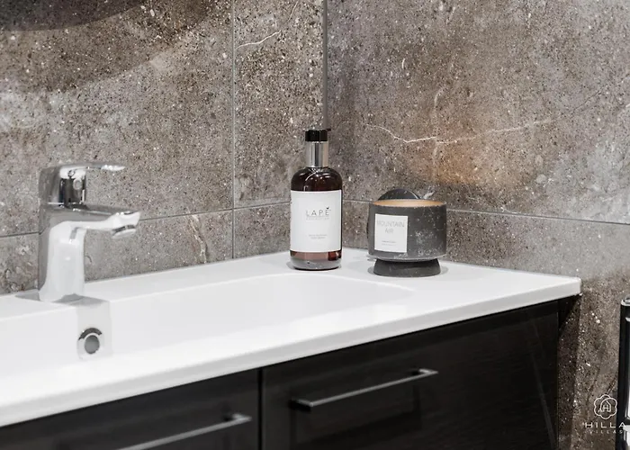 Levin Lyhty Bettina B4 By Hilla * Levi