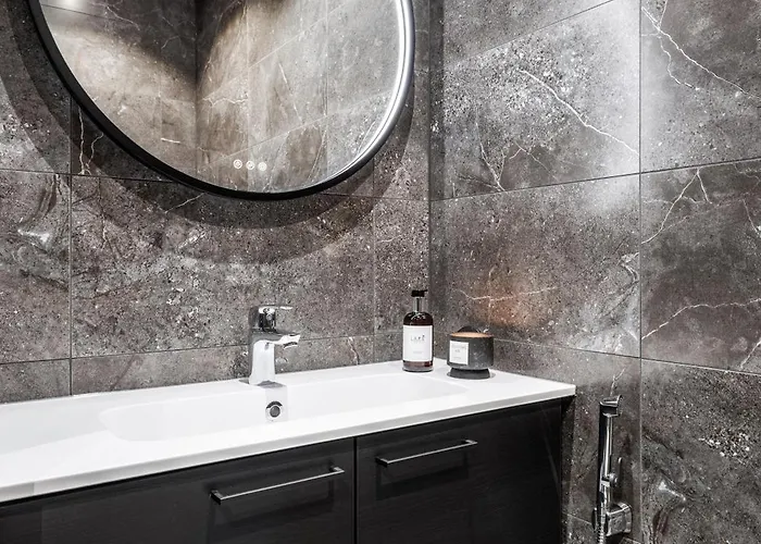 Levin Lyhty Bettina B4 By Hilla